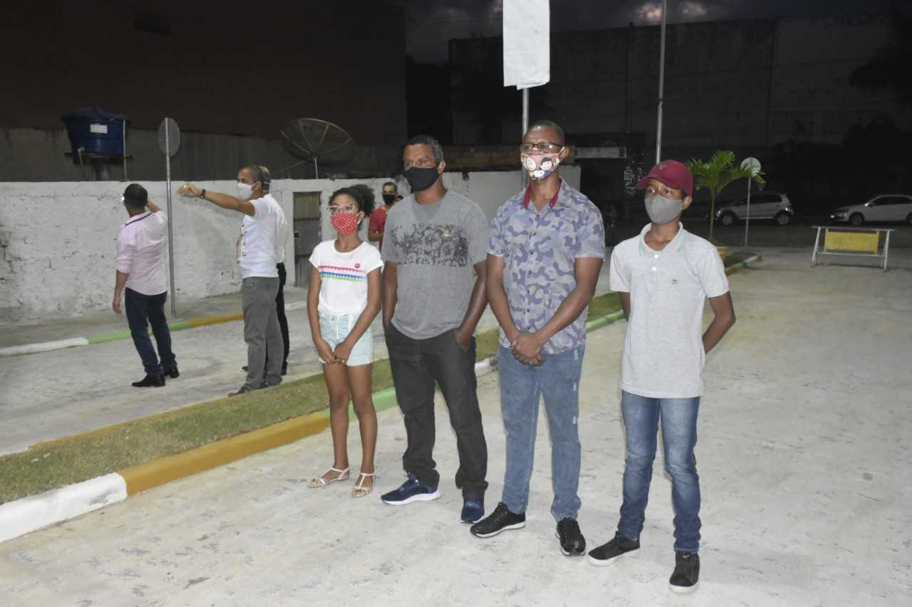 Nova Via de acesso da Rua Carlos Gomes é inaugurada e leva o nome do Pe. Odenilton
